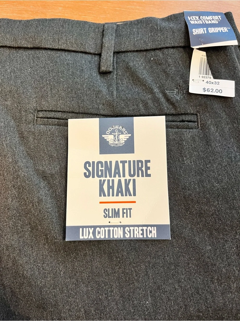 Docker’s signature Mens  khaki slim fit Lux cotton stretch 40 x 32 Grey NWT